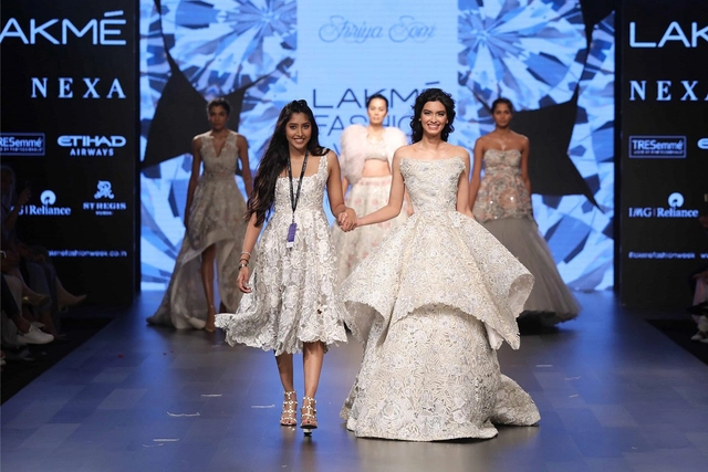 What is the Lakme Fashion week pass price?